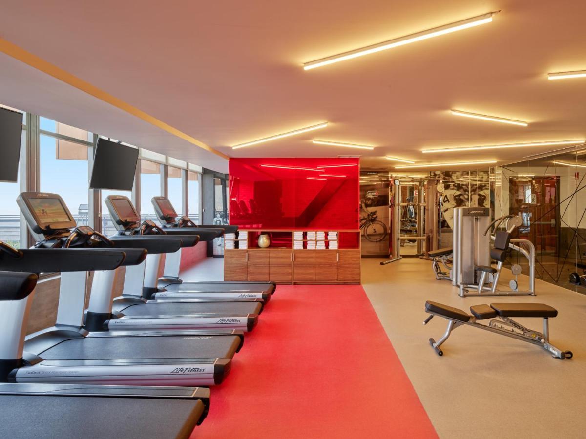 Fiesta Americana Viaducto Aeropuerto Mexico-stad Buitenkant foto The gym at the hotel