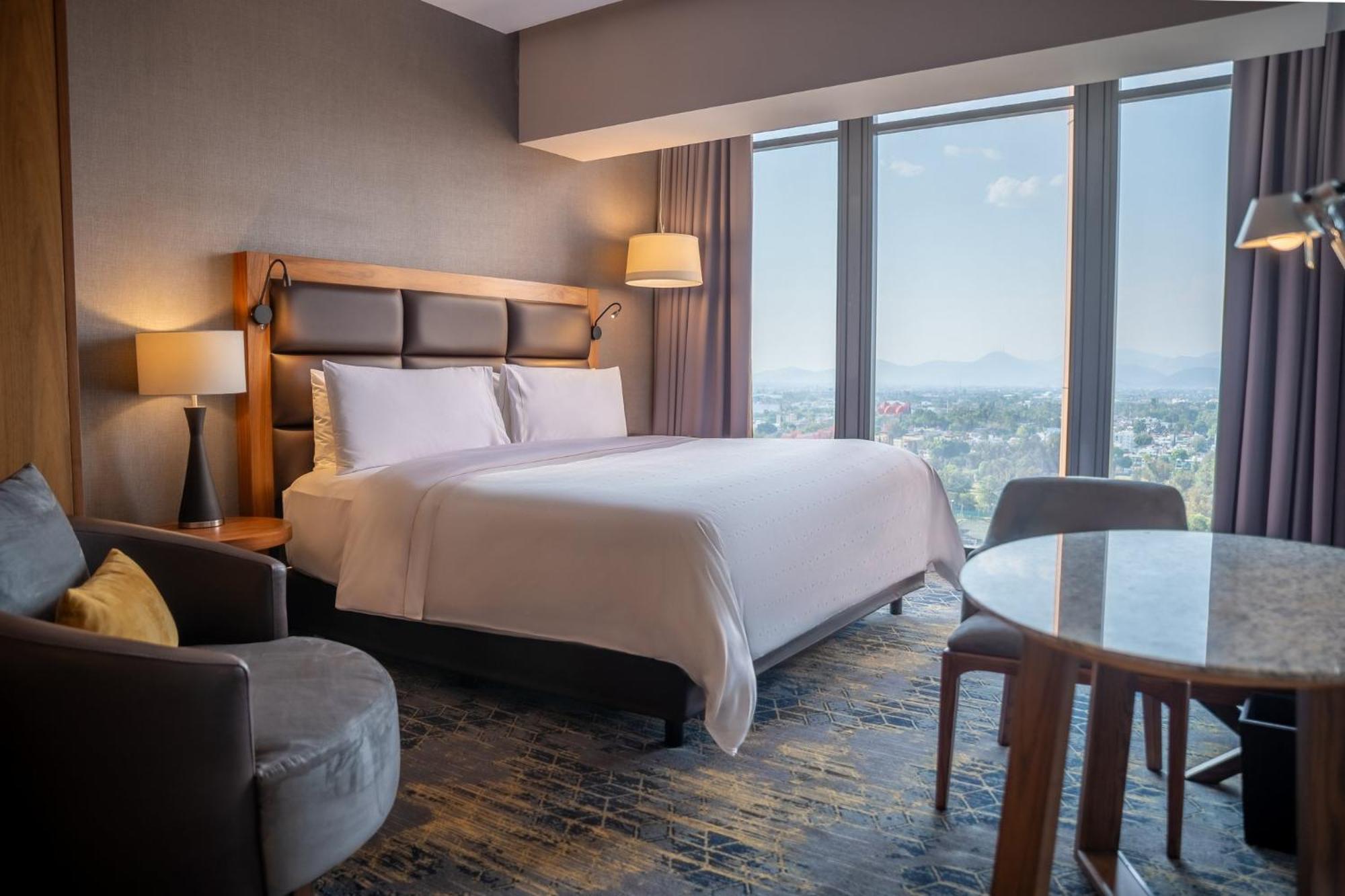Fiesta Americana Viaducto Aeropuerto Mexico-stad Buitenkant foto A guest room at the hotel