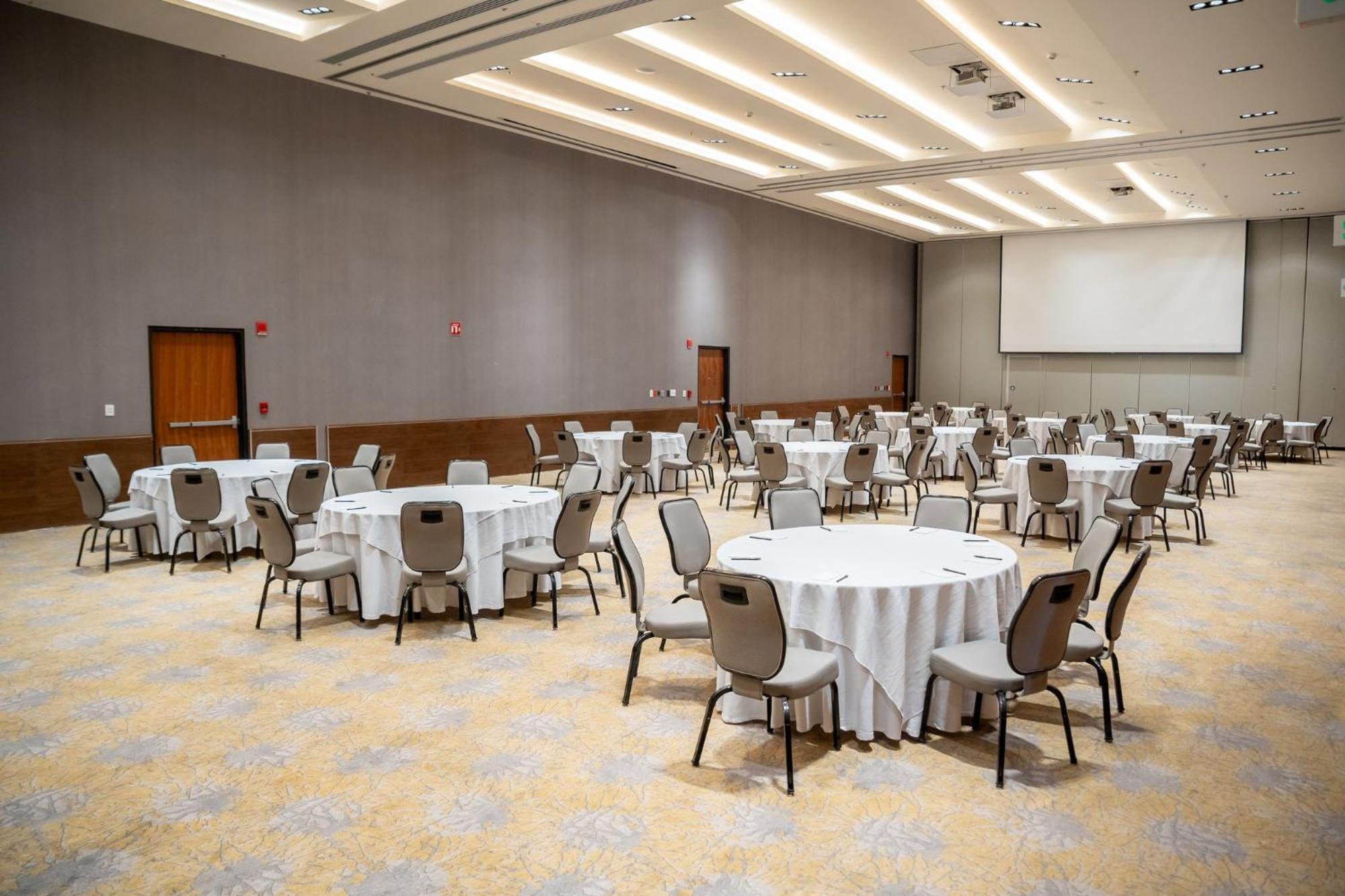 Fiesta Americana Viaducto Aeropuerto Mexico-stad Buitenkant foto The ballroom at the Embassy Suites